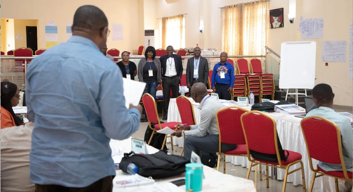 IHVN A peer review session on facilitation skills in progress at the training
