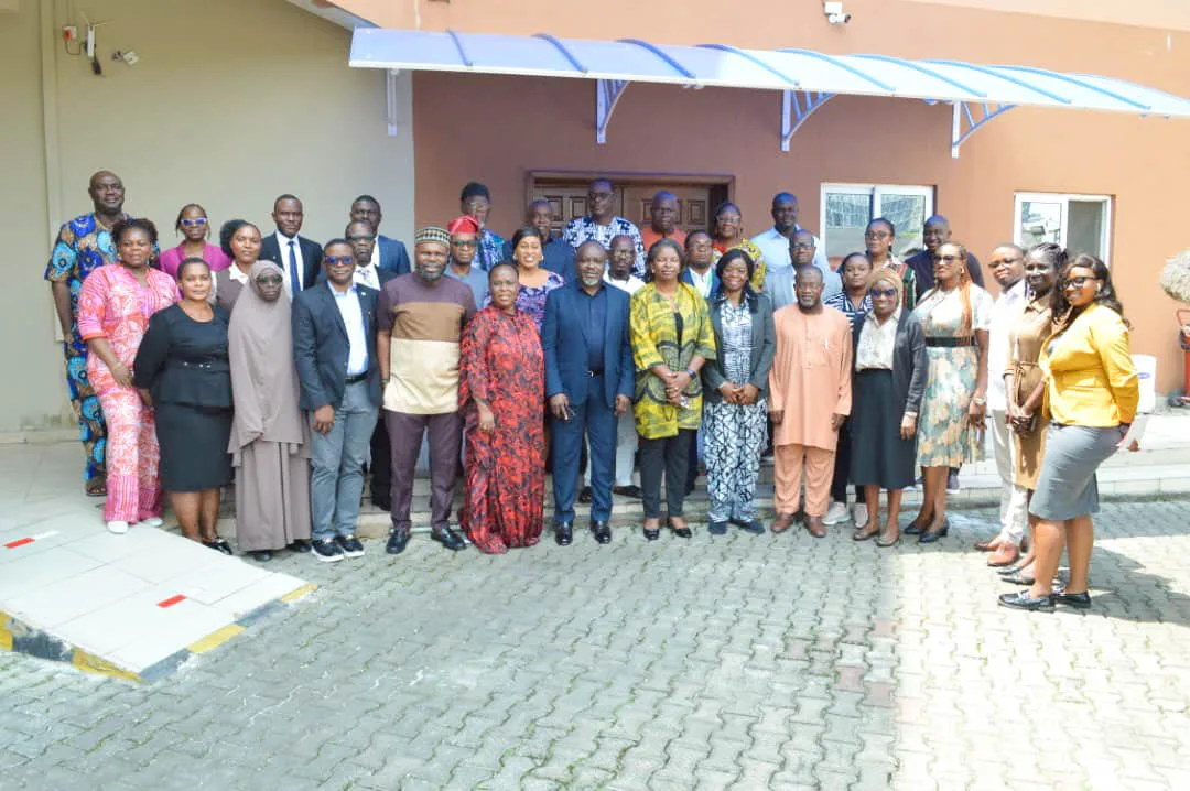 Public review meeting group photograph